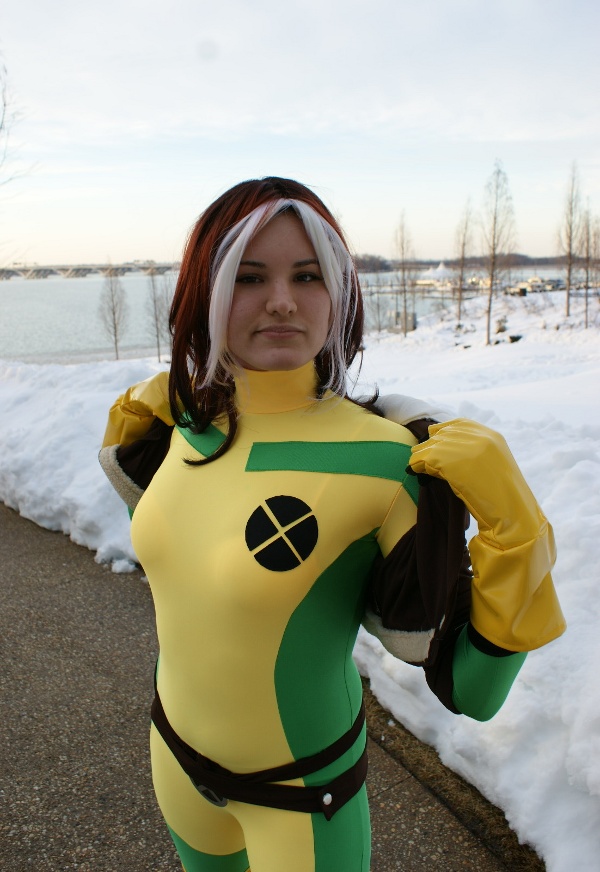 uncanny-x-men-cosplay-rogue-by-american-cosplayer-one-winged-jade-1.jpg