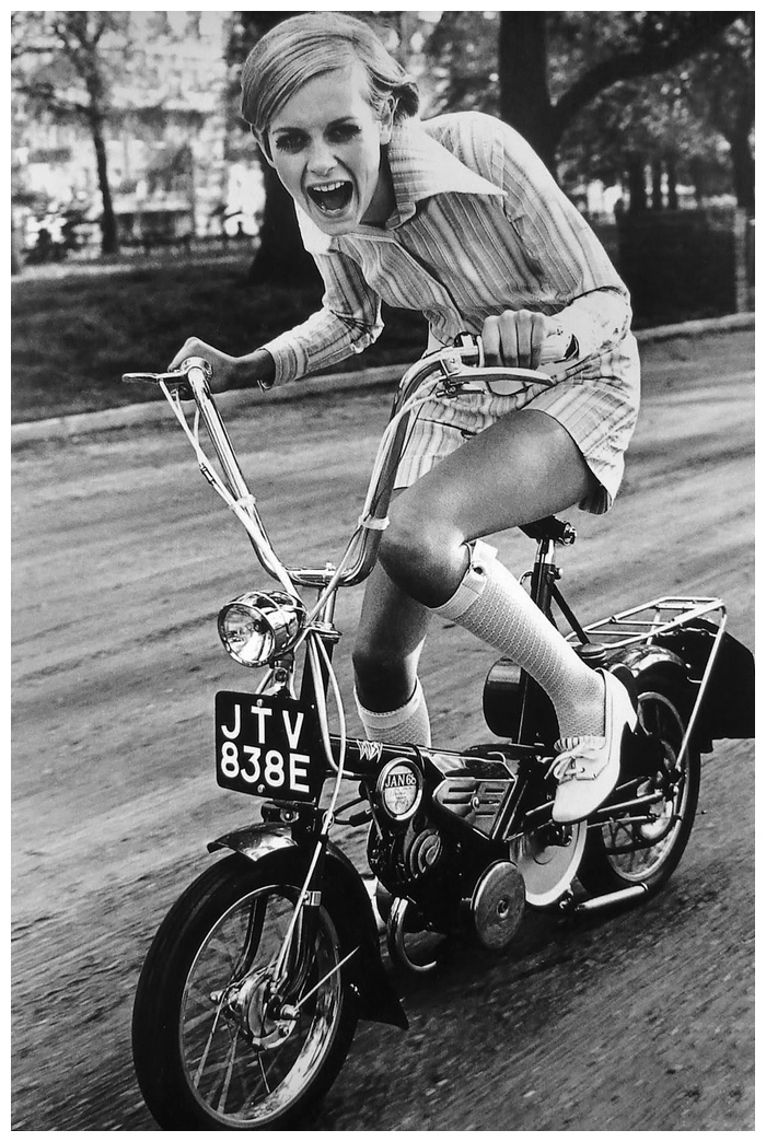 twiggy-lawson-photo-ronald-trager-1967-ca.jpg