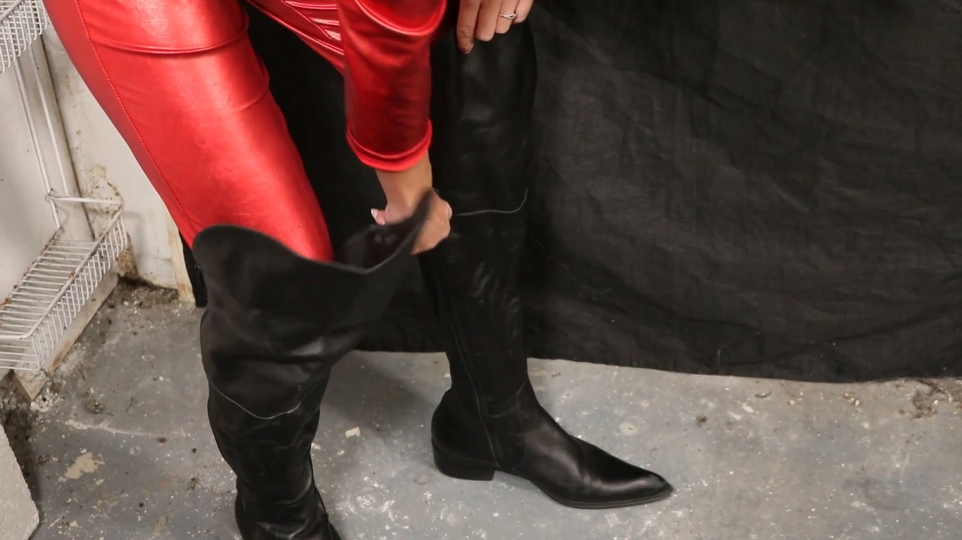 vendetta puts on her boots.jpg